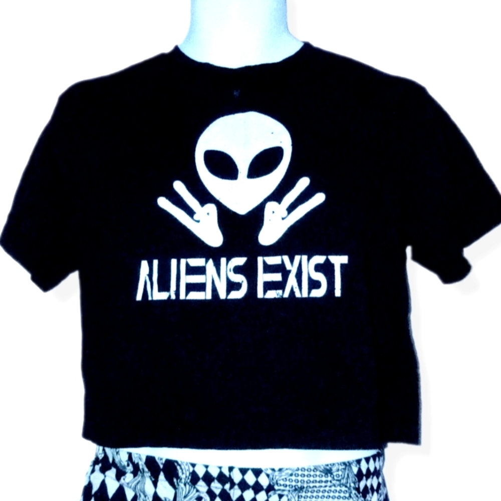 Aliens Exist T-Shirt